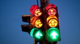 Czy na żółtym świetle powinniśmy zatrzymać się przed sygnalizatorem?!