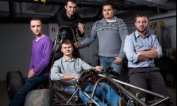 Pięciu w bolidzie. Od studenckiej przygody do innowacyjnego biznesu