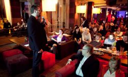 Biznes! Co ma wspólnego z kawą, grami i seansami filmowymi?