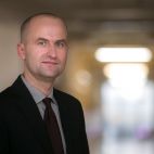 Minuta dla VIPa. Dr Paweł Kuca o prawie i obowiązku głosowania 