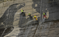 Ogromny ekologiczny mural na zaporze w Solinie