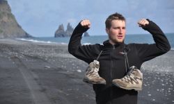 "Dotknij Boga" - autostopem po Polsce w poszukiwaniu szczęścia