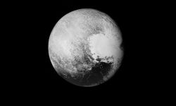 Fotograf z Lubaczowa złożył ze zdjęć NASA panoramę Plutona