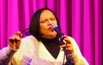 Grażyna Łobaszewska: Śpiewając, dzielę się emocjami