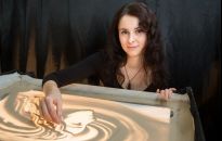 Obrazy Magdaleny Bąk wyczarowane z piasku