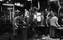 Historia Krośnieńskich Hut Szkła na starych fotografiach