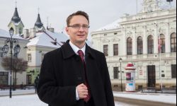 Debiuty w Sejmie - Piotr Uruski. Sanok pozazdrościł Bieszczadom i ma posła