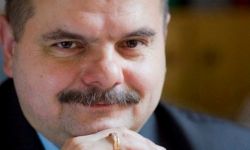 Ekonomista o "Rodzina 500+": obniżenie VAT-u lepsze niż rozdawanie pieniędzy