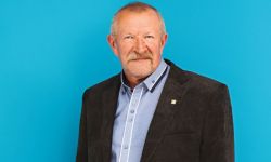 By pomagać, nieważne są tytuły i stopnie