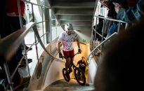 Krystian Herba pobił kolejny rekord. Wskoczył na Atomium w Brukseli