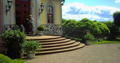 Granit, kostka czy płytki - czym wykończyć schody zewnętrzne