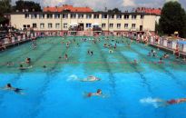Lato w pełni, a przebudowa basenów ROSiR-u może w 2017 roku
