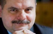 Ekonomista o stawce minimalnej: mniej umów zleceń, więcej etatów ?