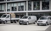 Mercedes-Benz Vans wprowadza nową markę usług, innowacyjne usługi łączności i ogłasza seryjną produkcję elektrycznego auta dostawczego