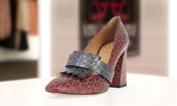 Słupki i szpilki w kształcie trójkąta - najmodniejsze obcasy w tym sezonie