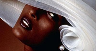 Czarna kobieta, biały kraj i problem, o którym świat nie chce mówić