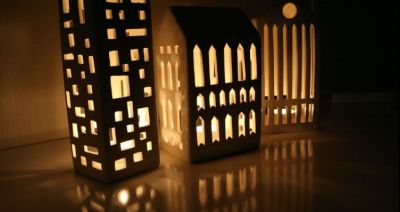 Lampiony, świece i latarenki - w długie wieczory oświetlenie dekoruje dom