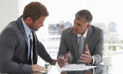 Przy podziale przez wydzielenie spółka przejmująca przejmie także rolę procesową spółki dzielonej