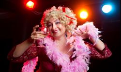 W teatrze, wśród zasp śniegu, z rodziną. Jak znani spędzają sylwestra