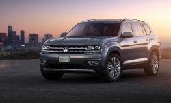 Volkswagen Atlas oraz Tiguan z przedłużonym rozstawem osi debiutują podczas salonu samochodowego w Detroit