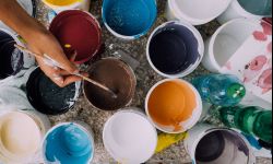 Malowanie - dobry sposób by starym meblom nadać nowy wygląd