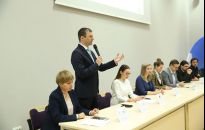 Światowa korporacja, pasjonat drewna i prawnicy dołączyli do inkubatora