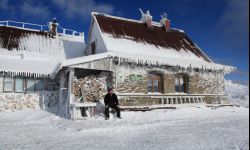 Zamknięta Chatka Puchatka na Połoninie Wetlińskiej