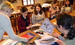 Warsztaty haftu ludowego w skansenie w Kolbuszowej