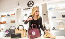 Torebki Michaela Korsa dla klientek wybieramy w Mediolanie