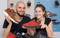 Obuwnik z Przemyśla personalizuje buty dla klientów z całego świata