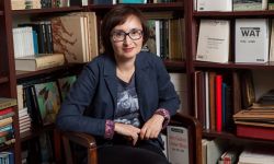 Asystentka Miłosza przekazała 300 książek do biblioteki w Zawadzie