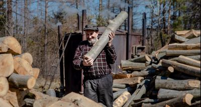 Dym z retortów snujący się nad Bieszczadami... Na wypale pod Lipowcem