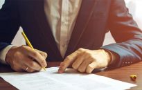 Podarowanie tego, co obdarowanemu przysługuje nie jest darowizną