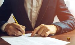 Podarowanie tego, co obdarowanemu przysługuje nie jest darowizną