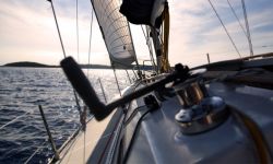 Rejs jachtem - o czym należy pamiętać?