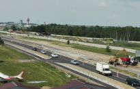 Łatwiej na lotnisko i do Aeropolis. Gotowa część drogi lotniskowej