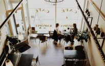 Elektryczna kurtyna powietrzna - optymalne rozwiązanie dla sklepów i magazynów