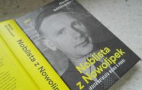 Od bomby atomowej do Pokojowej Nagrody Nobla. Niezwykłe losy Polaka