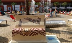 Zaczytaj się. Ławki z audiobookami w Millenium Hall w Rzeszowie