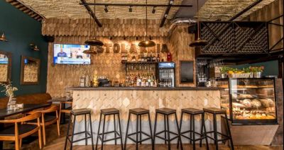 "Stolarnia" - moc smaków. Restauracja w dębowym drewnie wyrzeźbiona