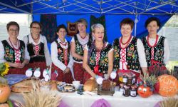 Smażenie i degustacja słynnych powideł oraz koncert Kamila Bednarka w Krzeszowie