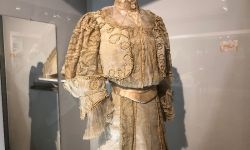 Kapelusz z zimorodka, a nawet secesyjna suknia w Muzeum Okręgowym