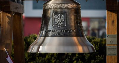 Podkarpacki Dzwon Niepodległości trafi na Kongres 590