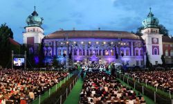 Łańcucki festiwal w Internecie i na telebimach