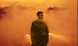 Arek Kłusowski powraca z nowym krążkiem "Po tamtej stronie"