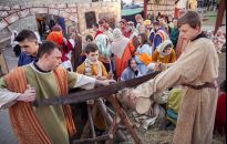 Misterium Męki Pańskiej w Niechobrzu obejrzało ponad 3 000 osób 