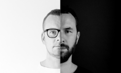 Wystawa zbudowana z kodów QR w Rzeszowskim Inkubatorze Kultury