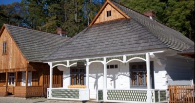 W Galicyjskim Miasteczku w Sanoku wypiekają chleb na drewnie