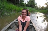 Kiedy żyję z Indianami, chcę być dzika - jedną nogą w  Amazonii