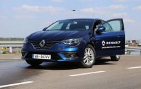 Za kierownicą w klapkach lub boso - to niebezpieczne!